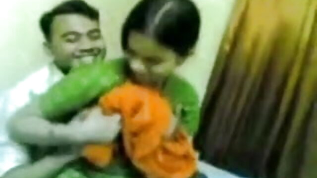 छोटे सेक्सी मूवी वीडियो इंग्लिश स्तन के साथ गोरा